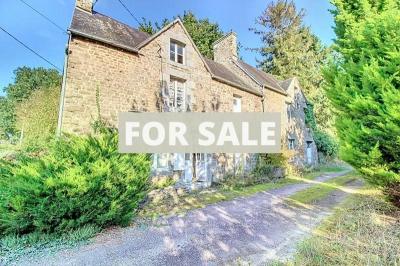 Manor House Style Property with Outbuildings