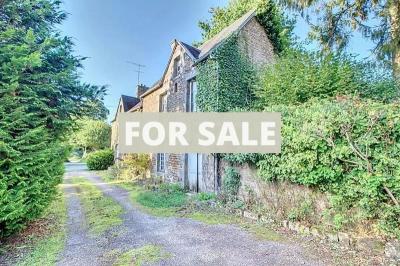 Manor House Style Property with Outbuildings