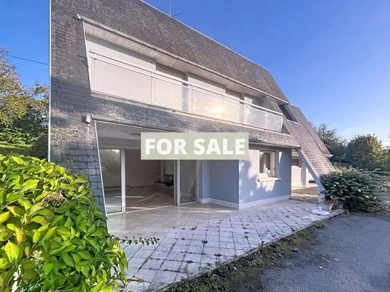 Contemporary Detached Country House with Garden