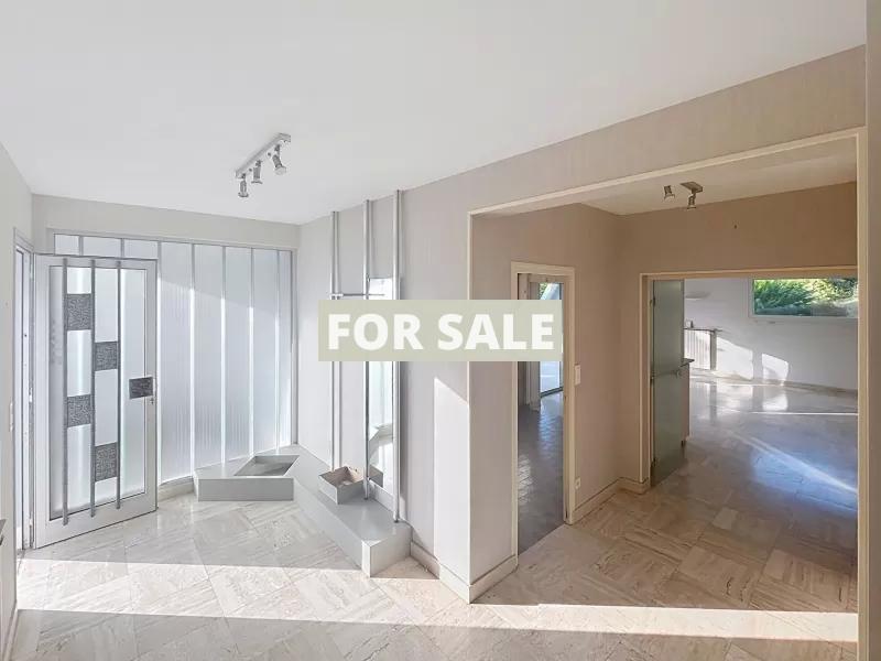 Contemporary Detached Country House with Garden