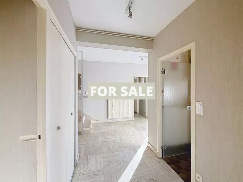 Contemporary Detached Country House with Garden