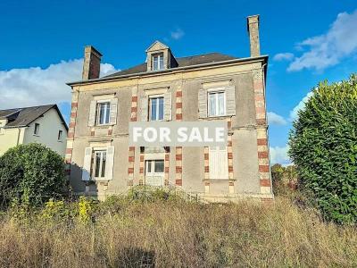 Detached House with Garden