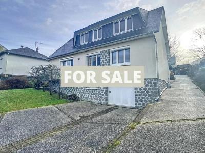 Detached House with Garden by the Coast