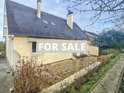 Detached House with Garden by the Coast