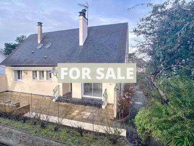 Detached House with Garden by the Coast
