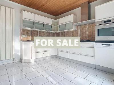 Detached House with Garden by the Coast