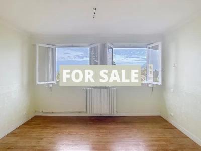 Detached House with Garden by the Coast