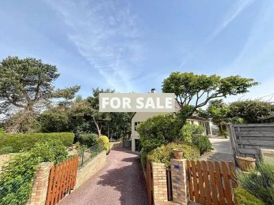 Detached House with Landscaped Garden