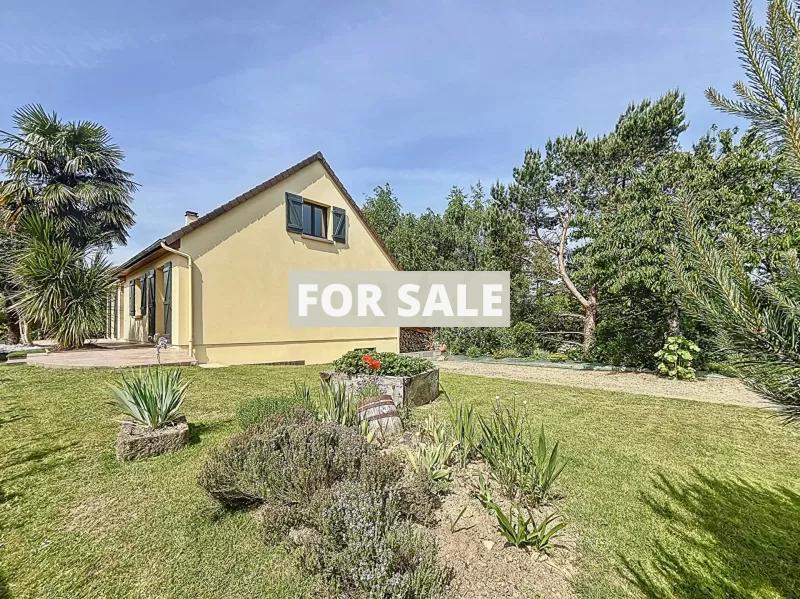 Detached House with Landscaped Garden