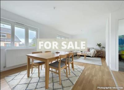 Detached Villa with Swimming Pool by the Coast