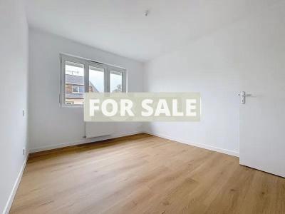 Detached Villa with Swimming Pool by the Coast