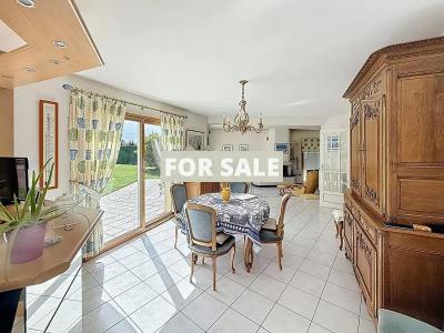 Detached House with Garden Not Far from the Coast