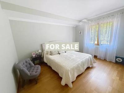 Detached House with Garden Not Far from the Coast