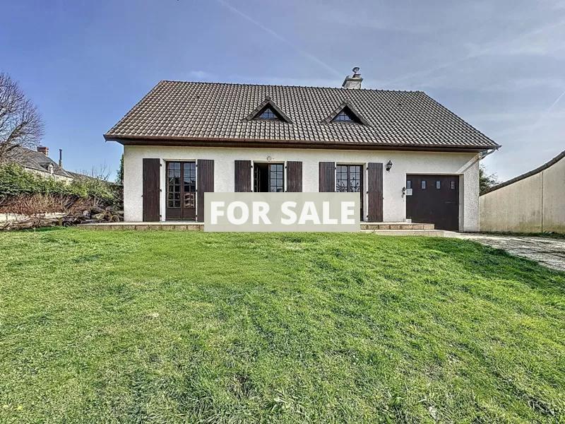 Detached House with Garden by the Coast