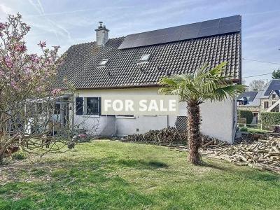 Detached House with Garden by the Coast