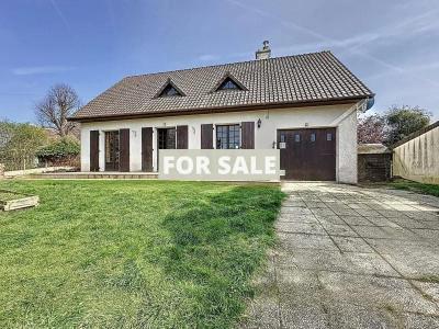 Detached House with Garden by the Coast