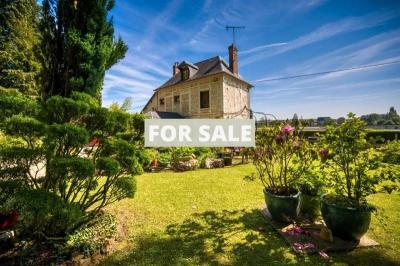 Beautiful Riverside House with Garden