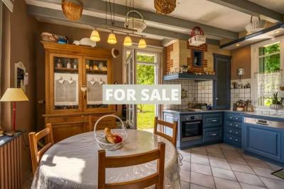 Beautiful Riverside House with Garden