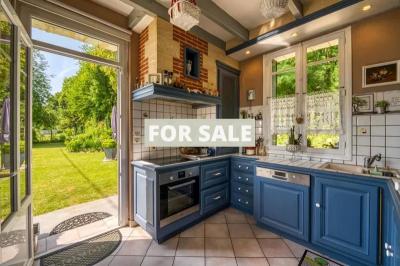 Beautiful Riverside House with Garden