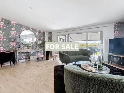 Detached House with Beautiful Garden