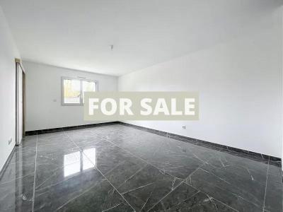 New Build Detached House with Garden