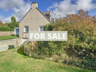 Detached House with Garden