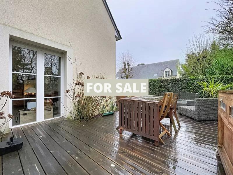 Beautiful House Inside and Out with Garden