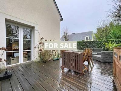 Beautiful House Inside and Out with Garden