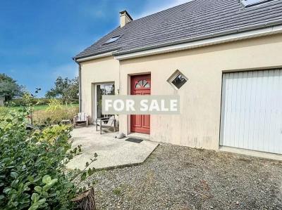 Detached House with Garden by the Coast