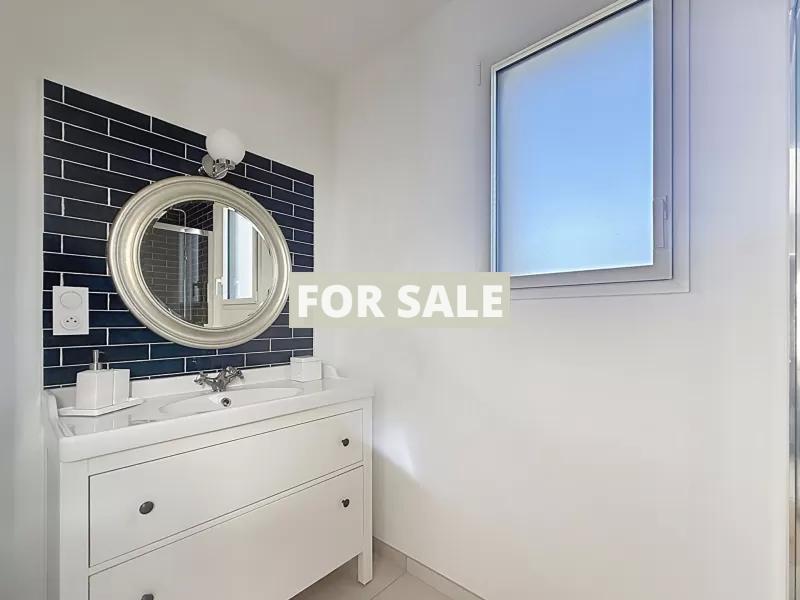 Contemporary Detached House with Pool by the Coast