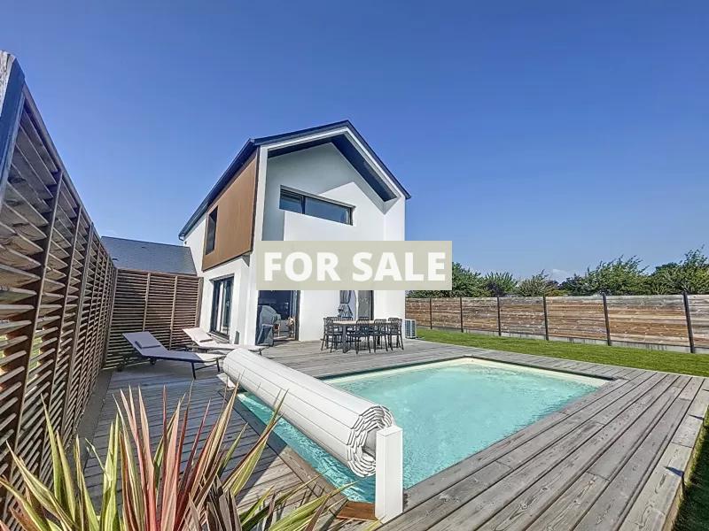 Contemporary Detached House with Pool by the Coast