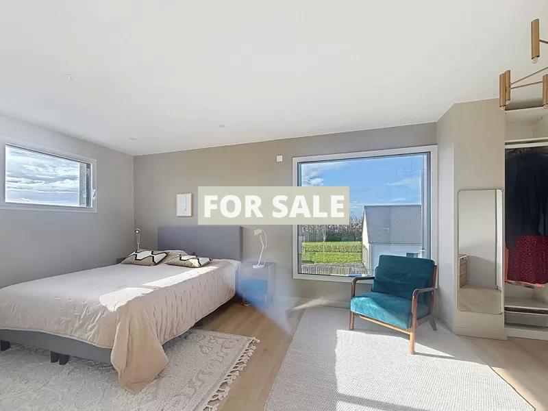 Contemporary Detached House with Pool by the Coast