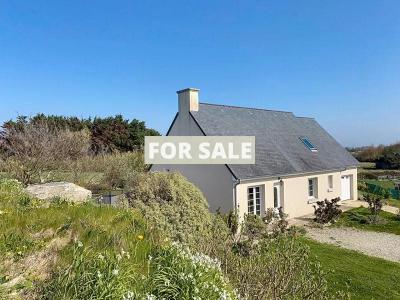 Detached House with Garden and Sea View