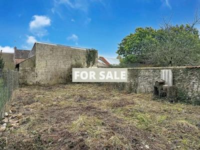 Traditional House with Garden by the Coast