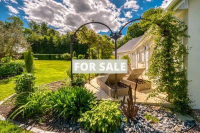 Beautiful Detached Rural House with Landscaped Garden