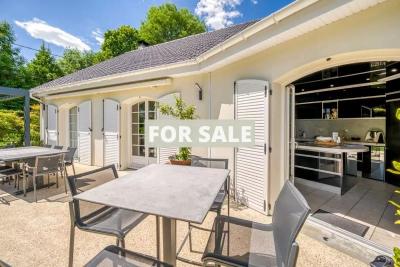 Beautiful Detached Rural House with Landscaped Garden