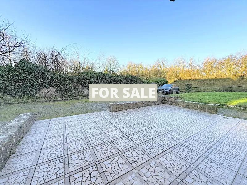 Detached Country House with Outbuilding