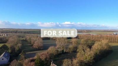 Detached Country House with Outbuilding