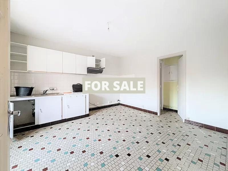 Detached Country House with Outbuilding