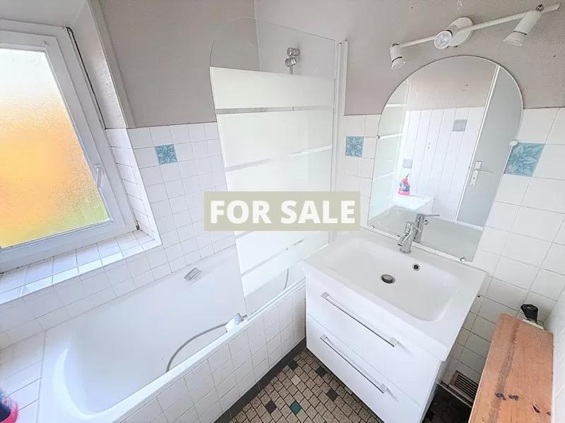 Detached Country House with Outbuilding