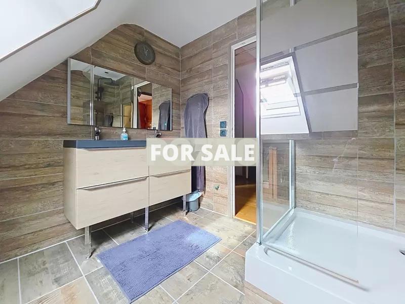 Detached Country House with Outbuilding