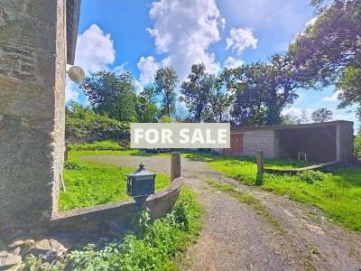 Detached Country House with Outbuilding