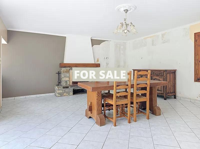 Detached Country House with Outbuilding