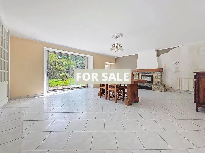 Detached Country House with Outbuilding