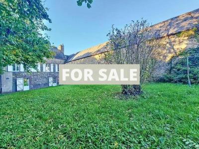 Detached Country House with Outbuilding