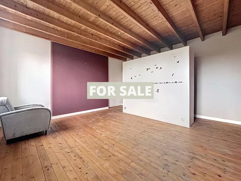 Traditional House with Garden