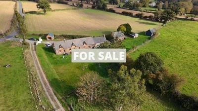 Detached Country House with Outbuilding