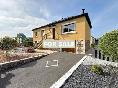 Detached House with Garden