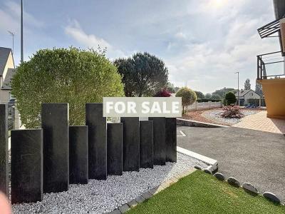 Detached House with Garden