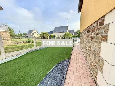 Detached House with Garden
